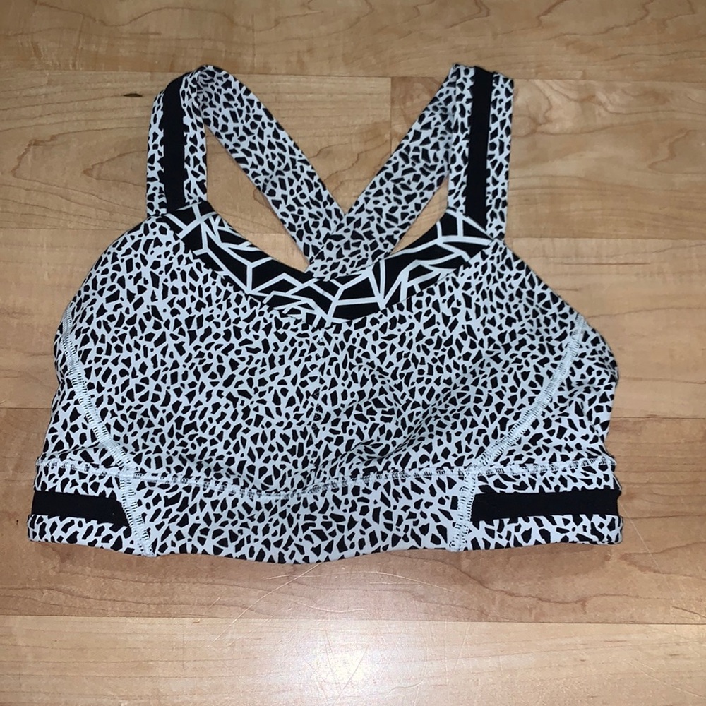 Lululemon sports bra size 2